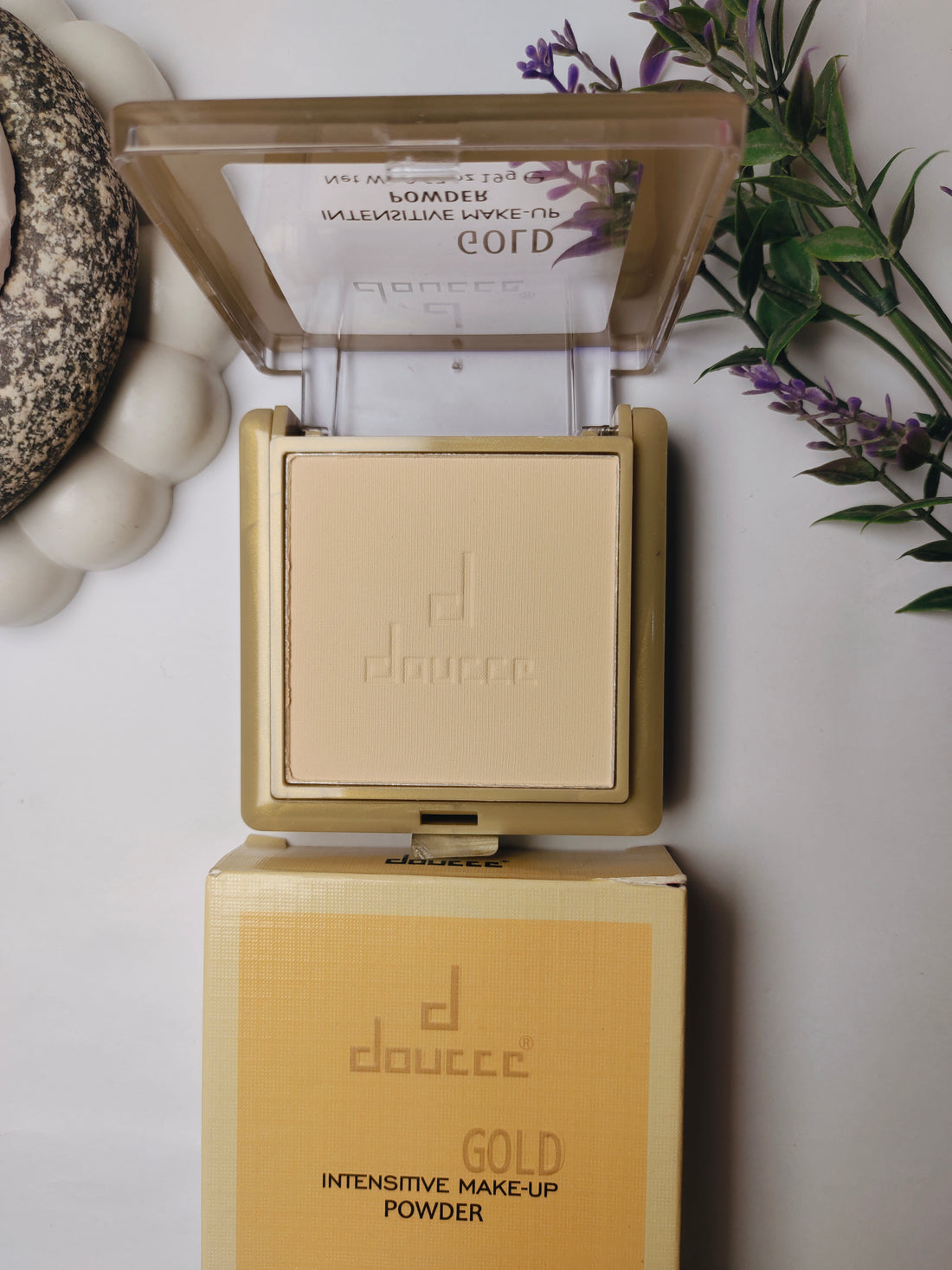 Doucce gold makeup powder