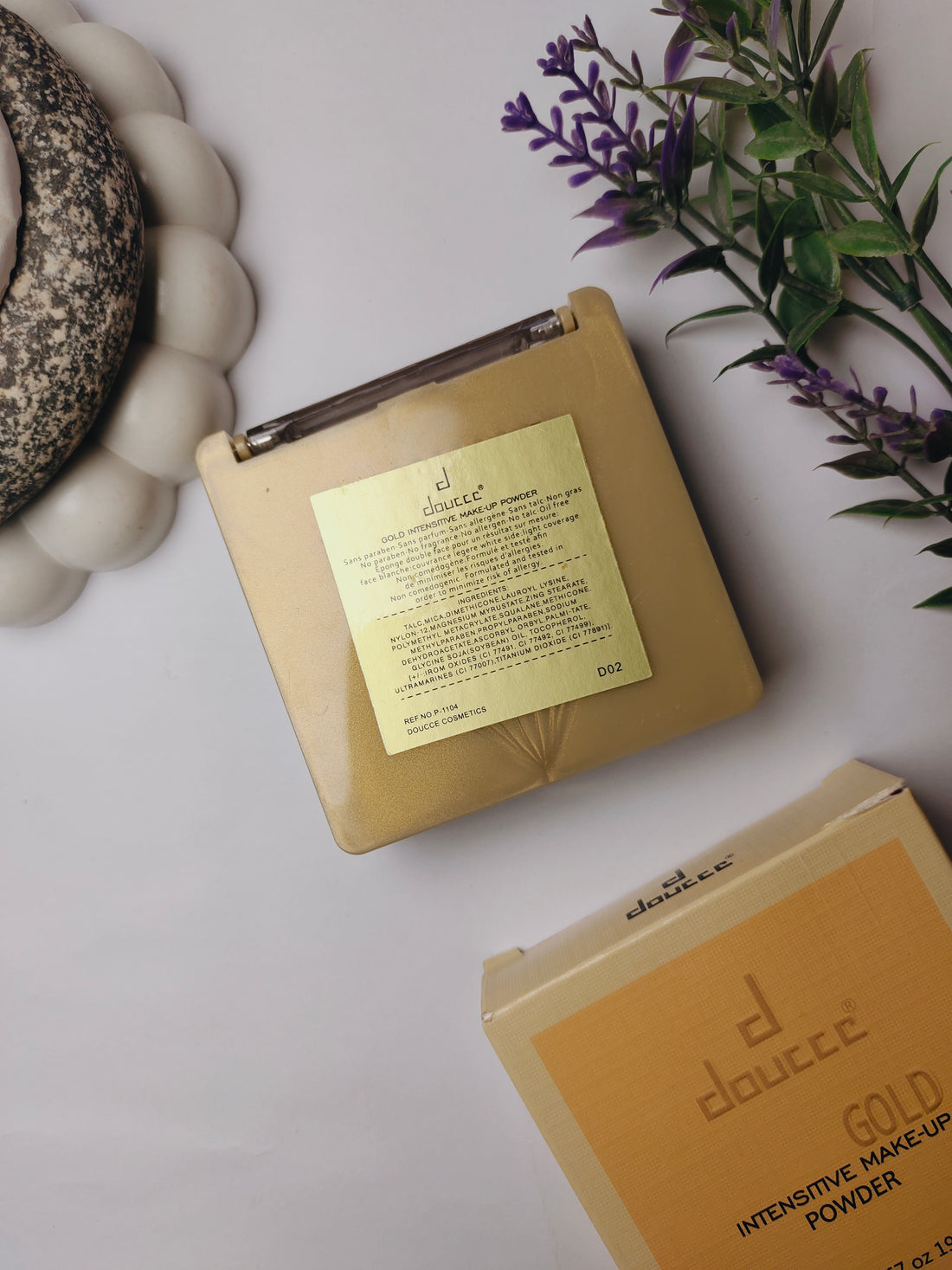Doucce gold makeup powder