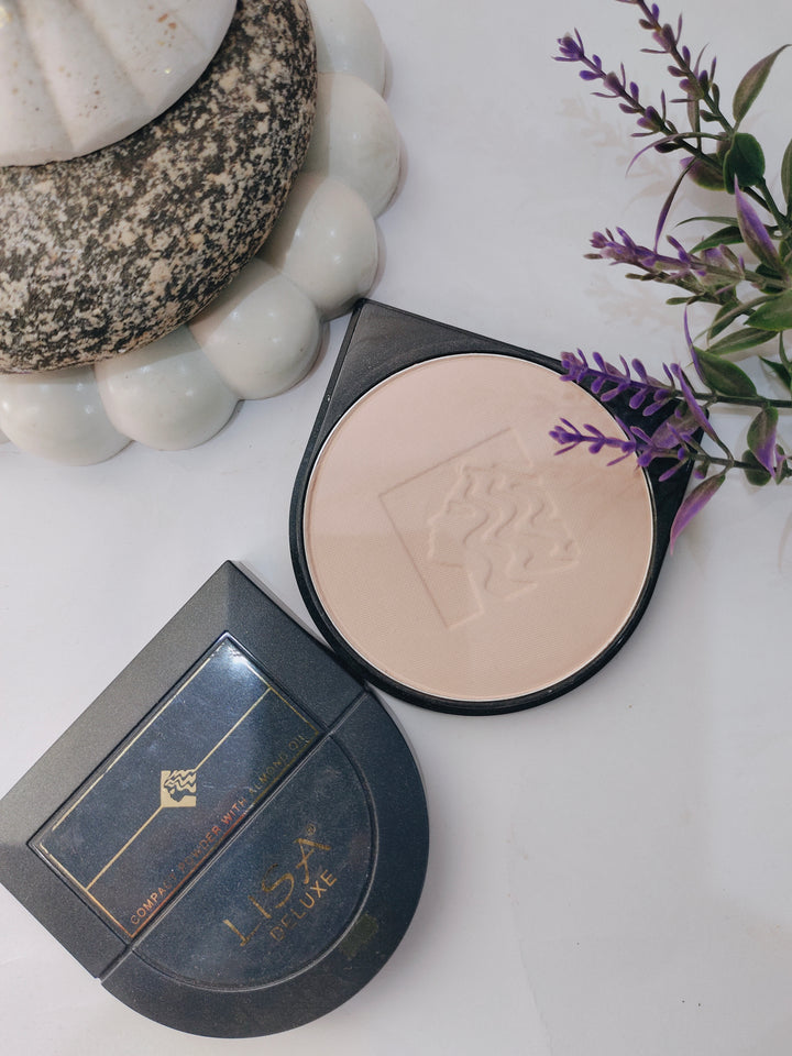 Lisa Deluxe compact powder