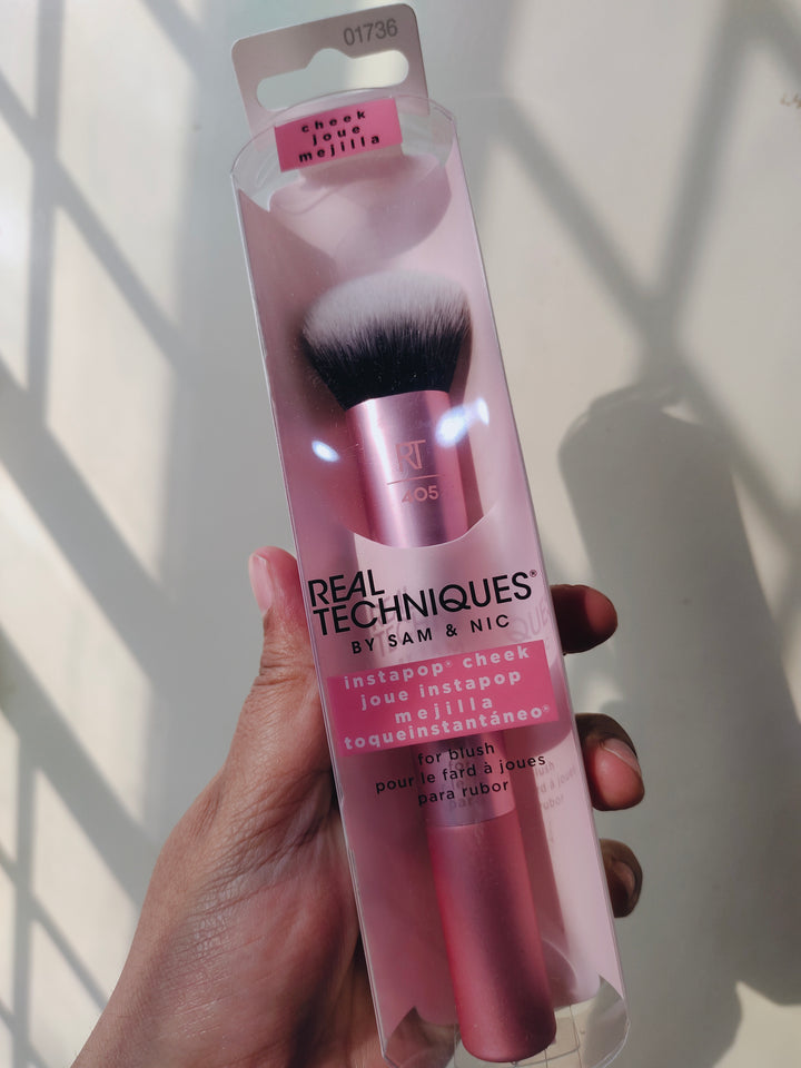 Real technic brush for cheeks