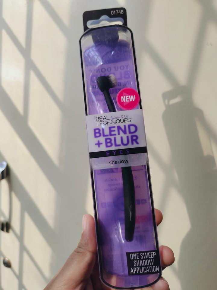 Real technic eyeshadow brush