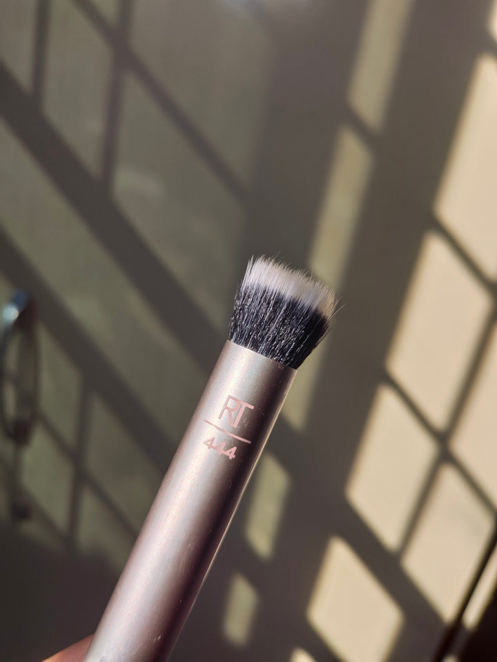 Filtered cheeks brush