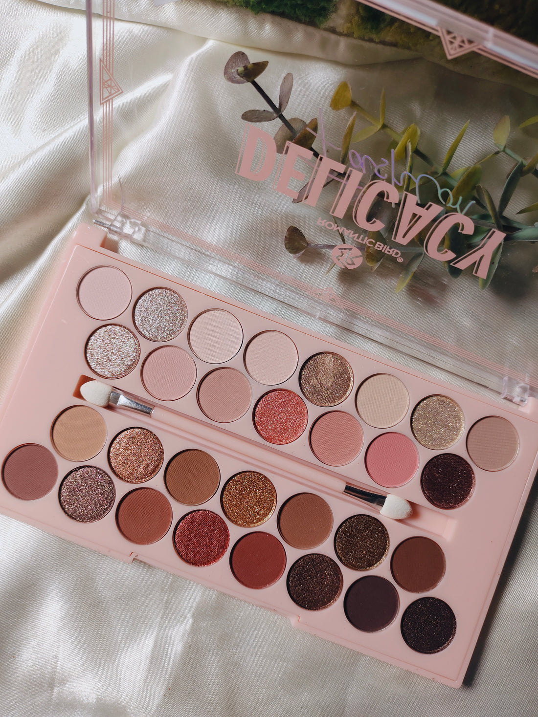 Romantic bird delicacy fashion eyeshadow palette