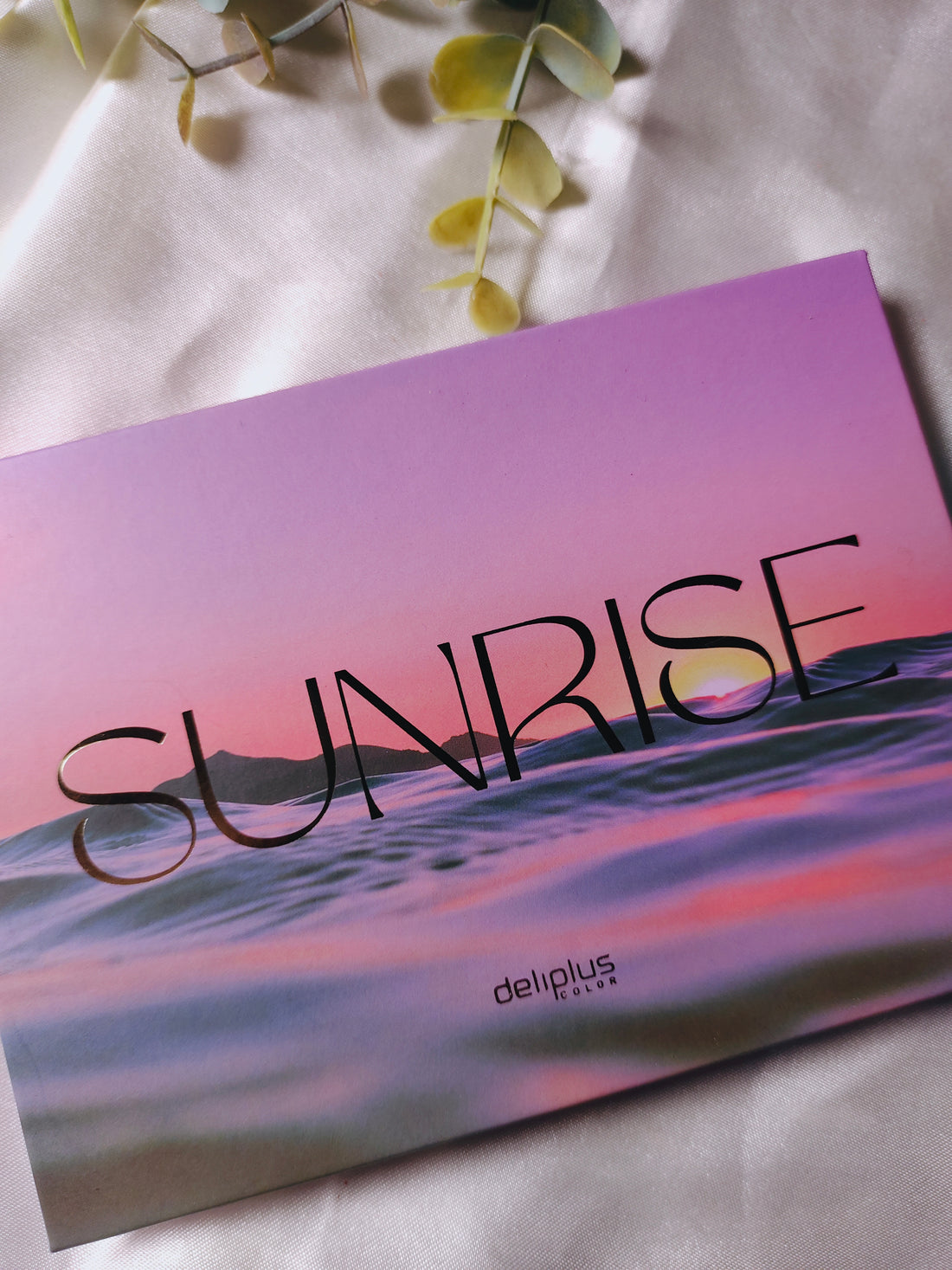 Sunrise Deliplus eyeshadow palette