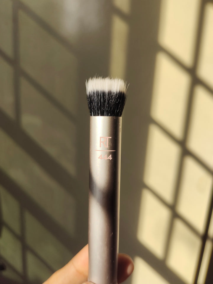 Filtered cheeks brush