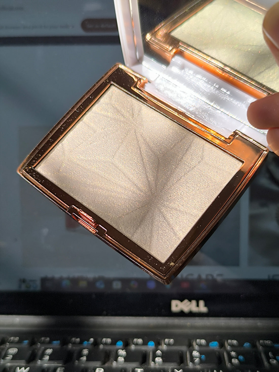 W7 ice N Bright highlighter